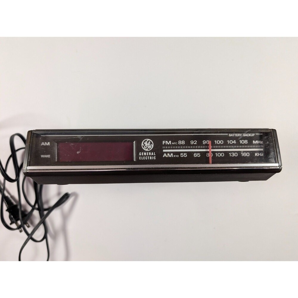 Vintage GE Model 7-4624B AM/FM Digital Clock Radio Tested Working